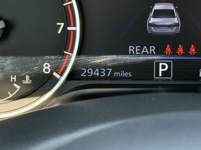 Vehicle image 23 of 39