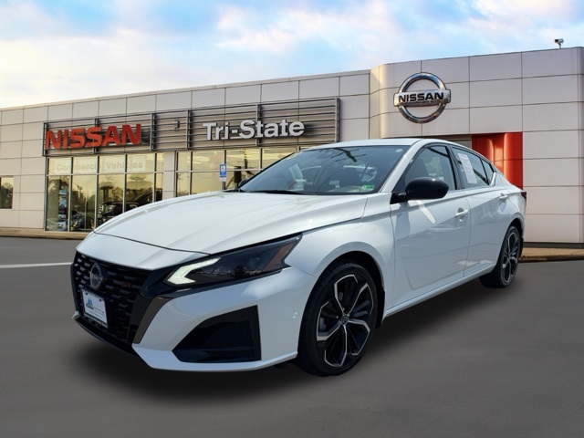 Vehicle image 1 of 39