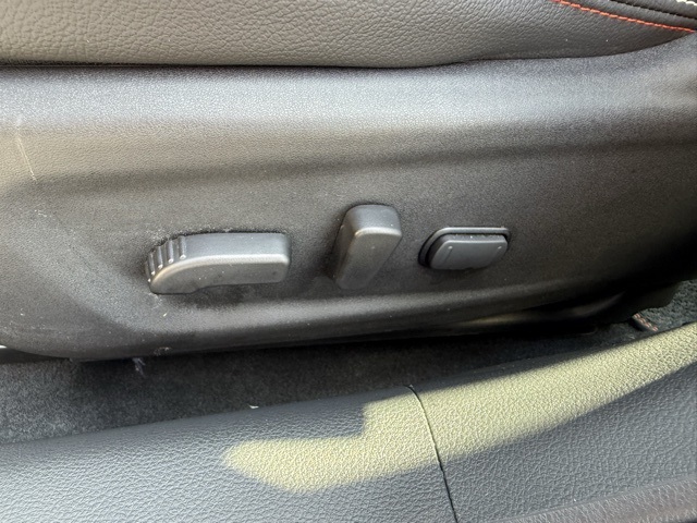 Vehicle image 35 of 39