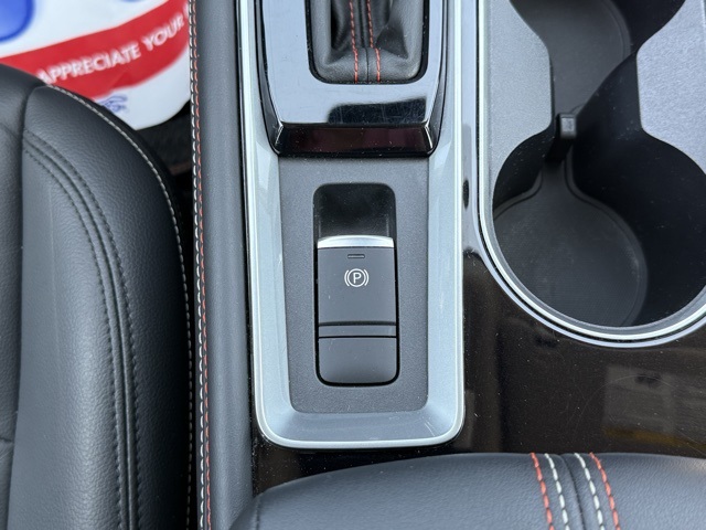 Vehicle image 27 of 39