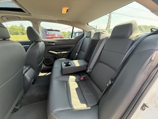 Vehicle image 14 of 39