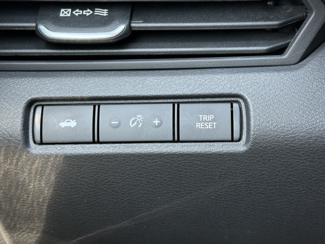 Vehicle image 30 of 39