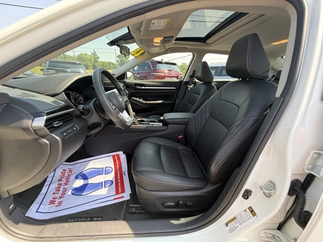 Vehicle image 16 of 39