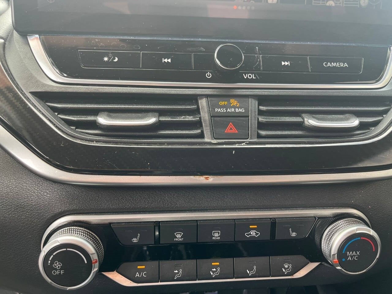 Vehicle image 21 of 38