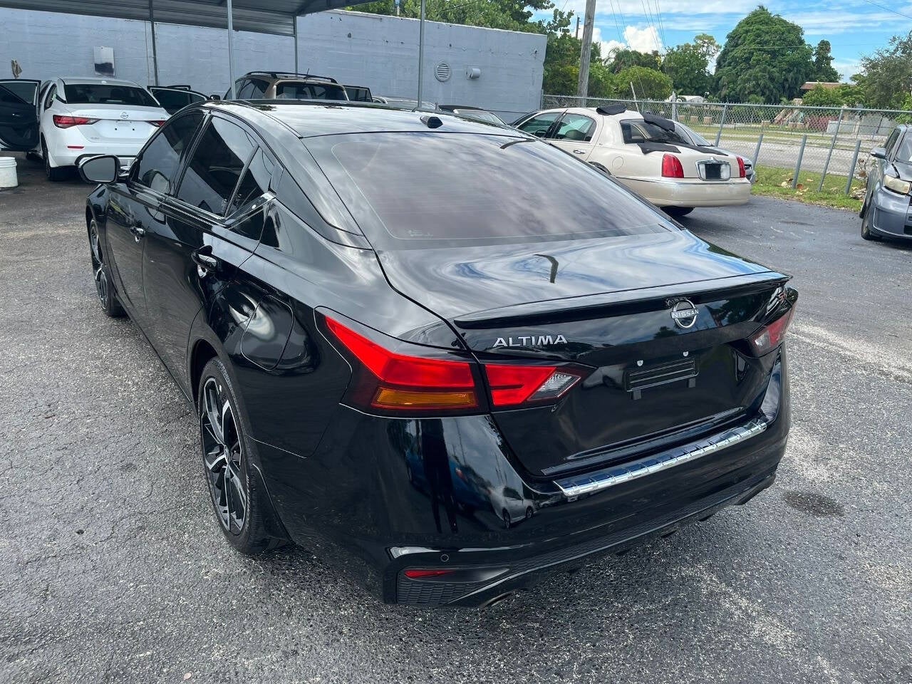 Vehicle image 8 of 38