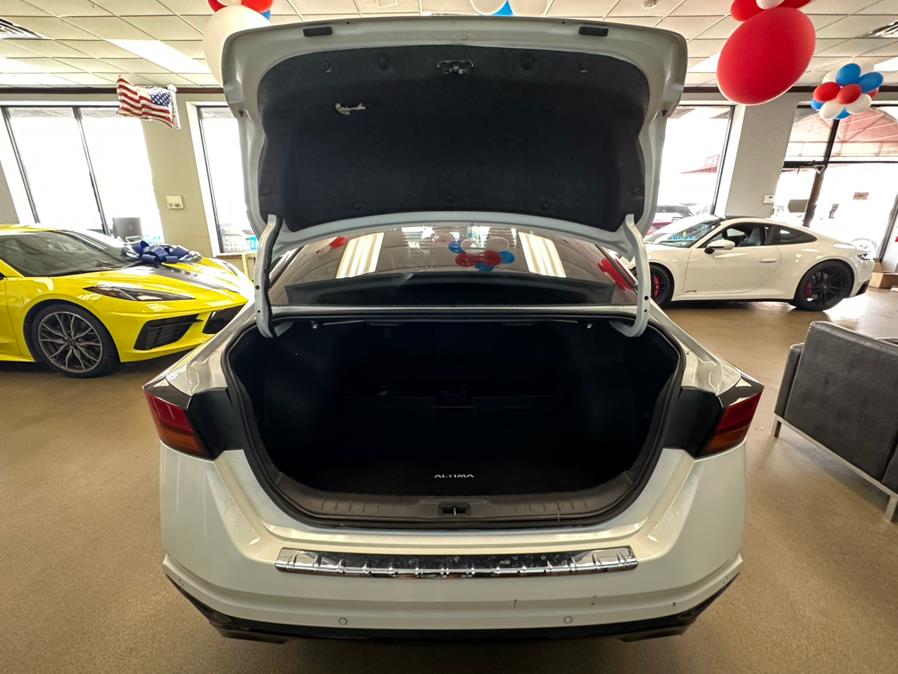 2023 Nissan Altima 2.5 SR Image 17 of 69