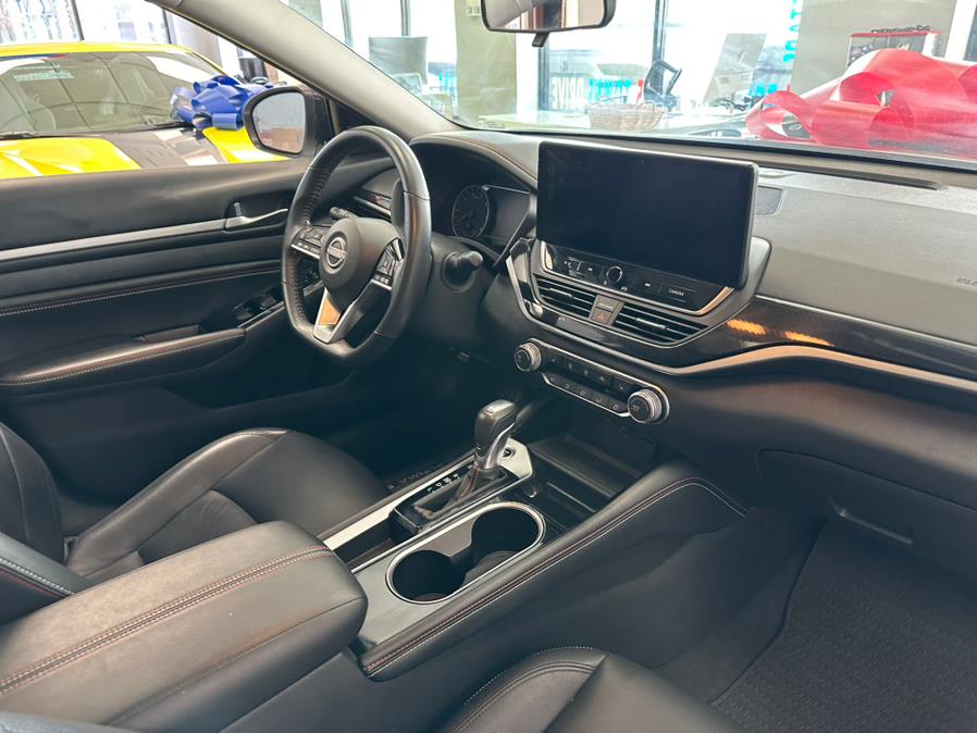 2023 Nissan Altima 2.5 SR Image 29 of 69