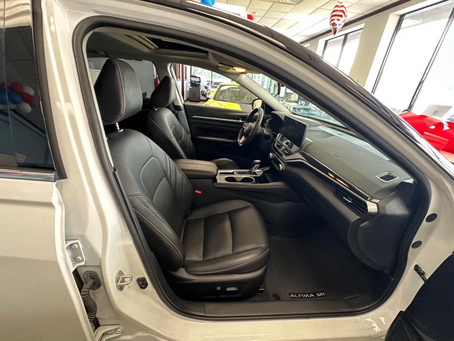 2023 Nissan Altima 2.5 SR Image 23 of 69