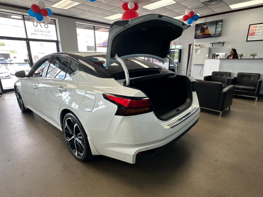 2023 Nissan Altima 2.5 SR Image 13 of 69