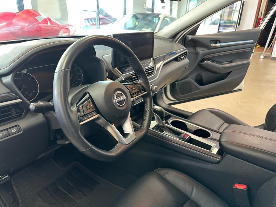 2023 Nissan Altima 2.5 SR Image 32 of 69