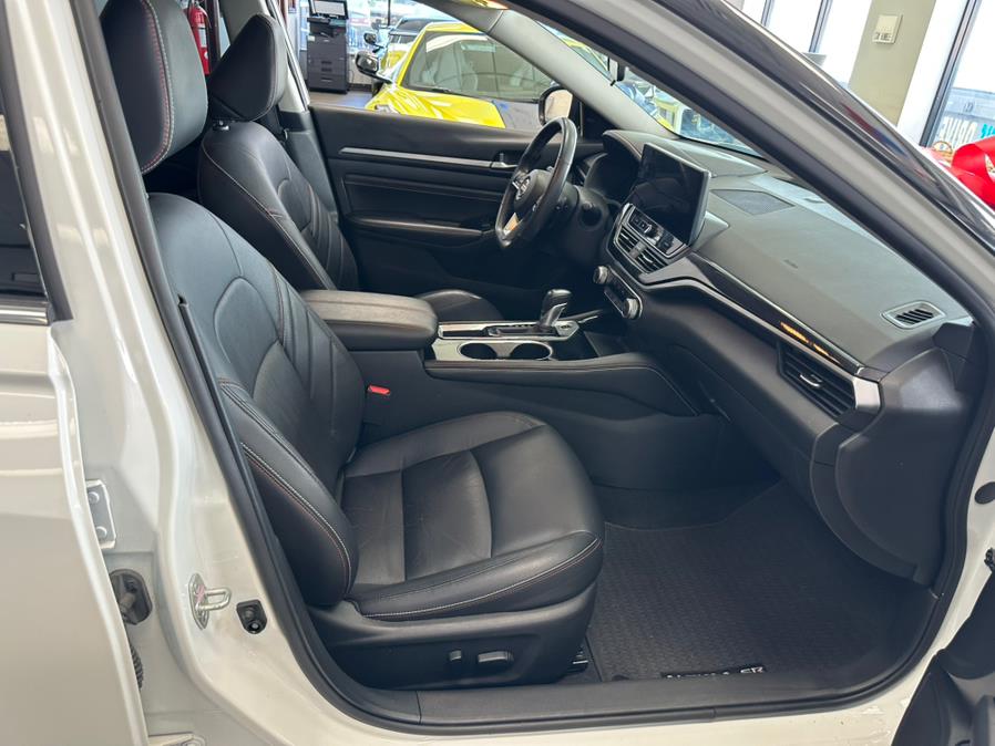 2023 Nissan Altima 2.5 SR Image 25 of 69