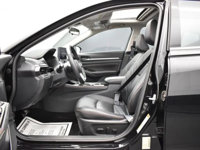 2023 Nissan Altima 2.5 SR Image 21 of 36