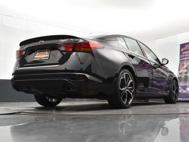 2023 Nissan Altima 2.5 SR Image 8 of 36