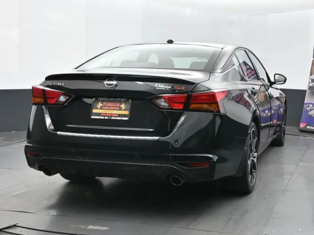 2023 Nissan Altima 2.5 SR Image 7 of 36
