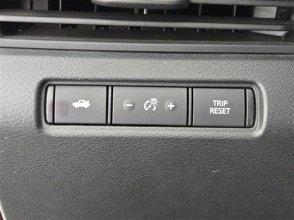 Vehicle image 23 of 37