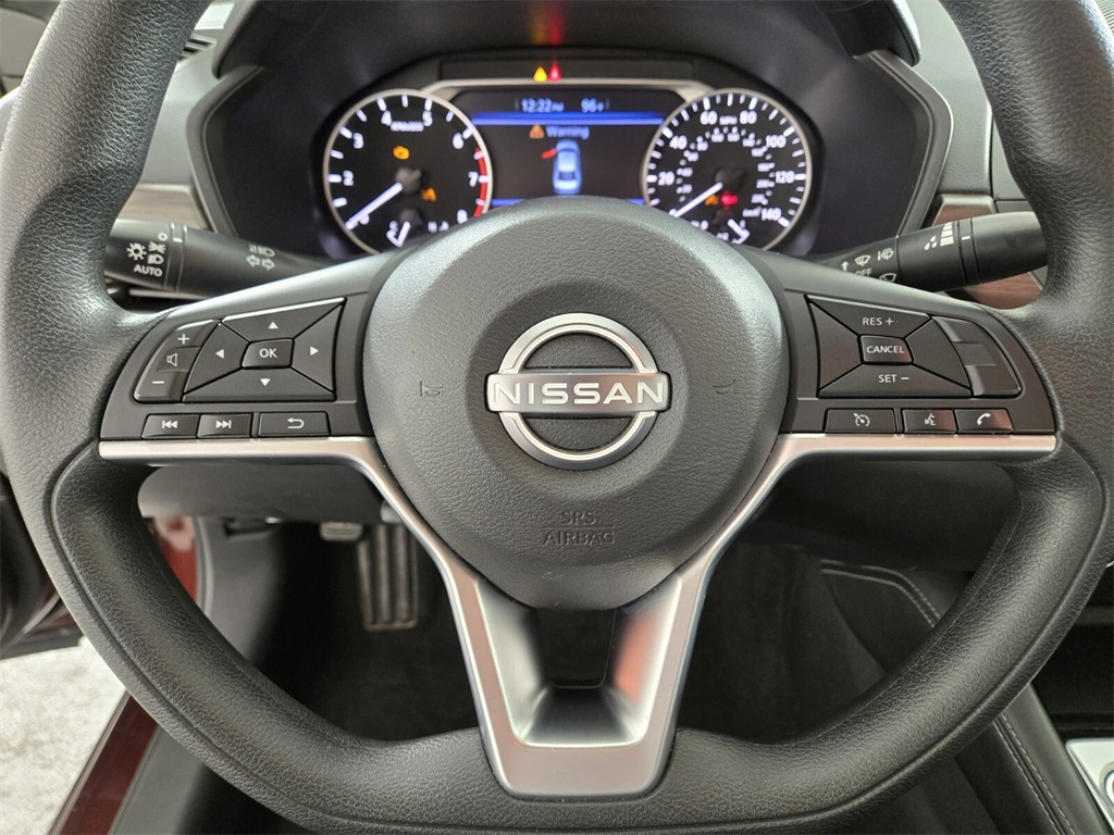 Vehicle image 24 of 37