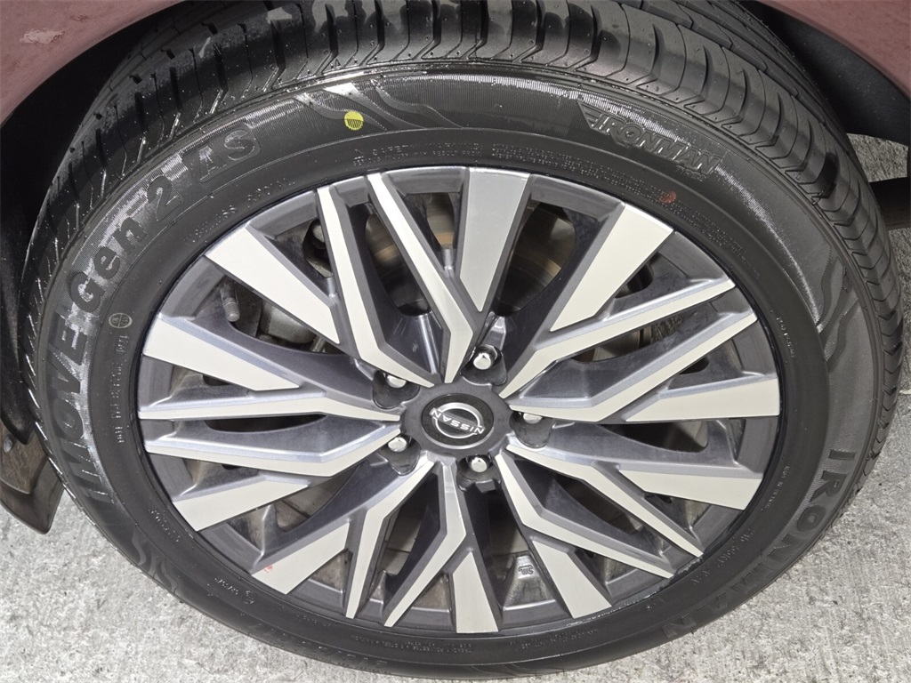 Vehicle image 11 of 37