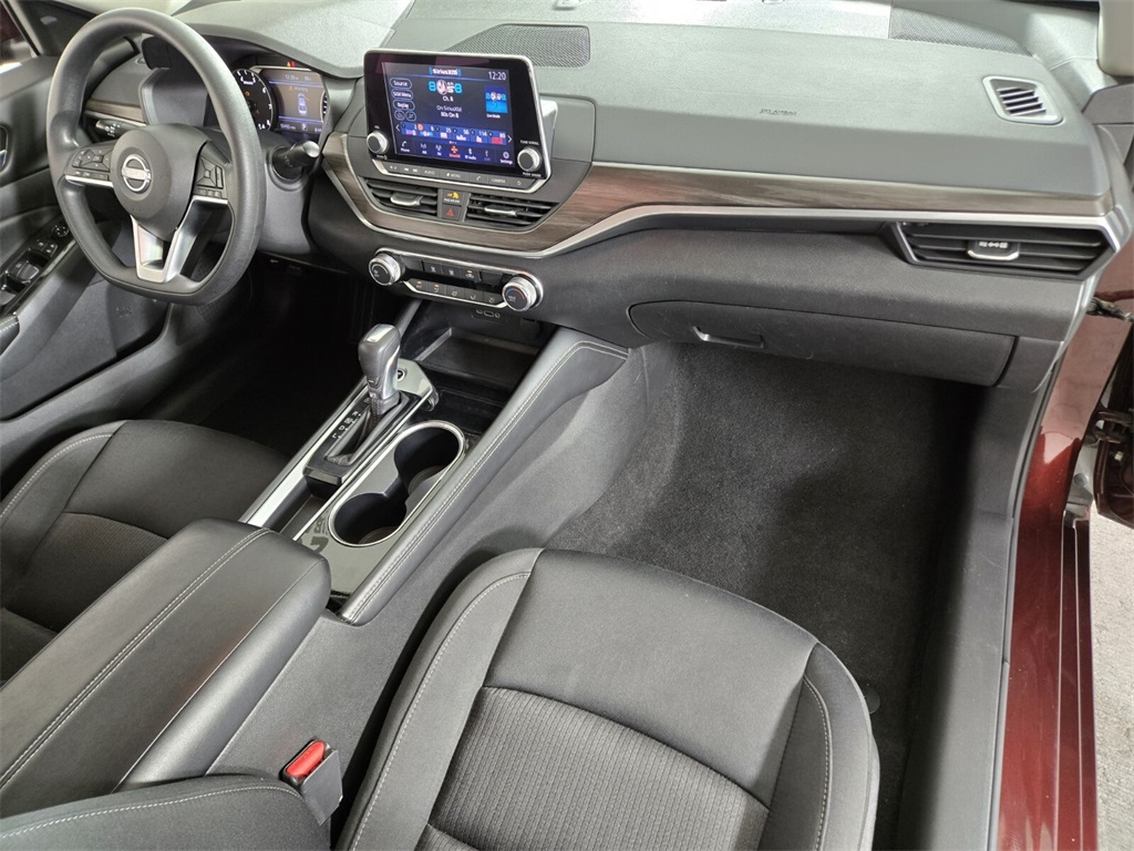 Vehicle image 18 of 37