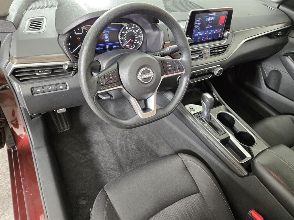 Vehicle image 13 of 37