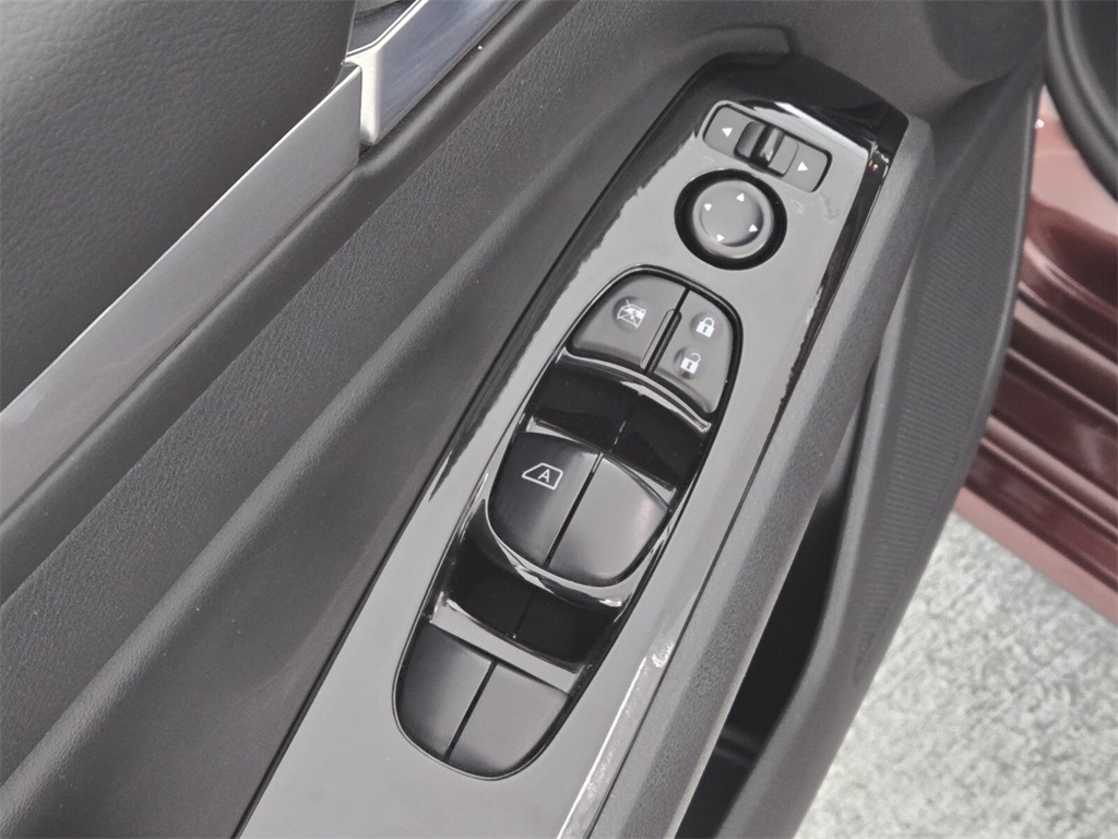 Vehicle image 22 of 37