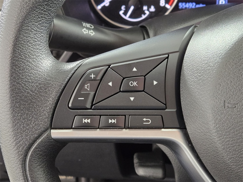 Vehicle image 25 of 37