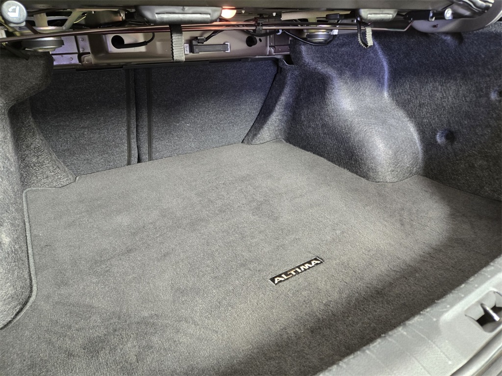 Vehicle image 15 of 37