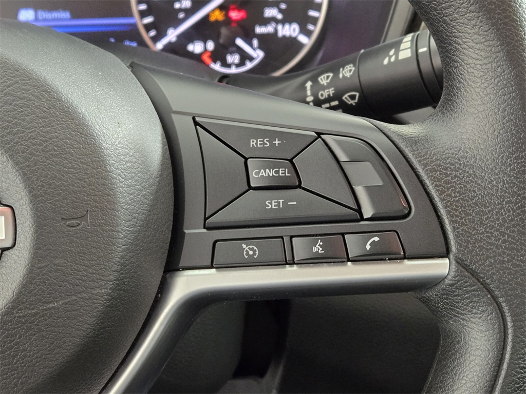 Vehicle image 26 of 37