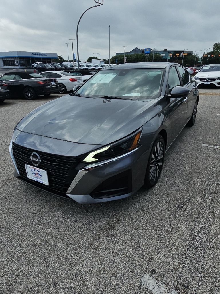 2023 Nissan Altima 2.5 SV Image 1 of 25