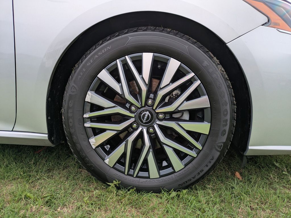 2023 Nissan Altima 2.5 SV Image 10 of 26