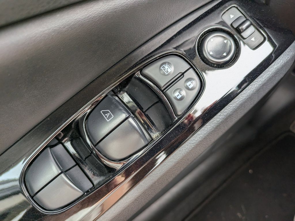 2023 Nissan Altima 2.5 SV Image 19 of 26