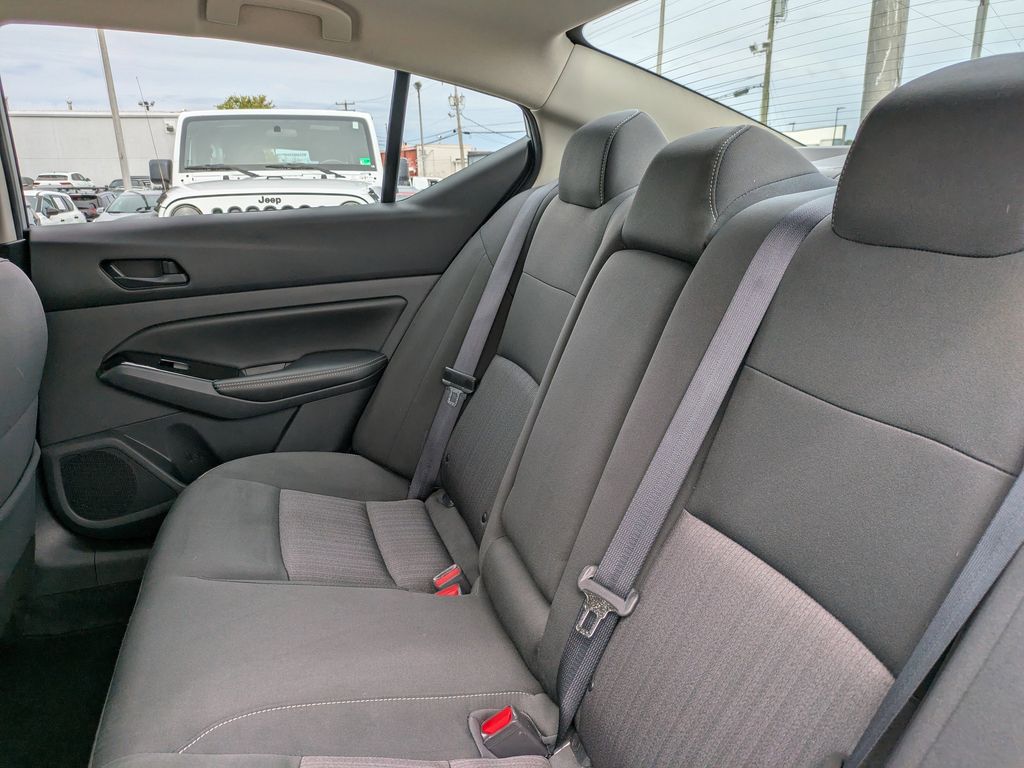 2023 Nissan Altima 2.5 SV Image 11 of 26