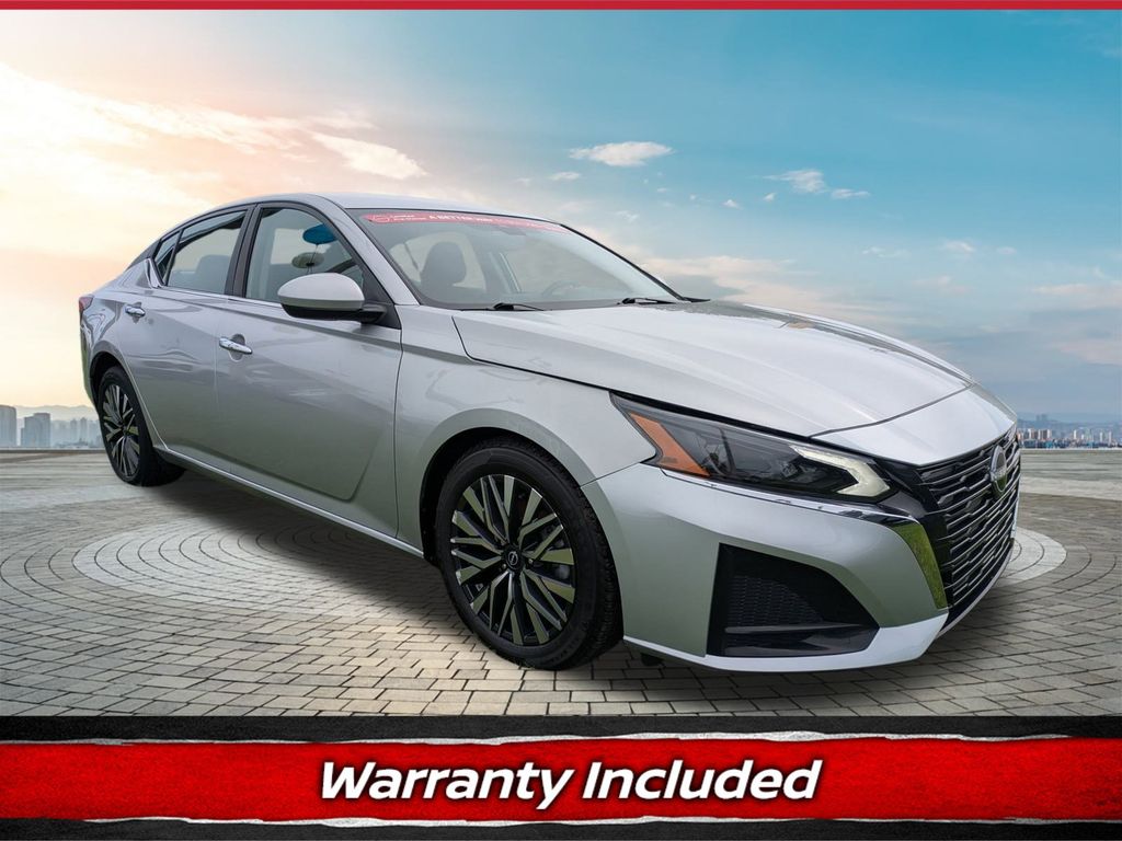 2023 Nissan Altima 2.5 SV Image 3 of 26