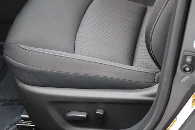 Vehicle image 16 of 18