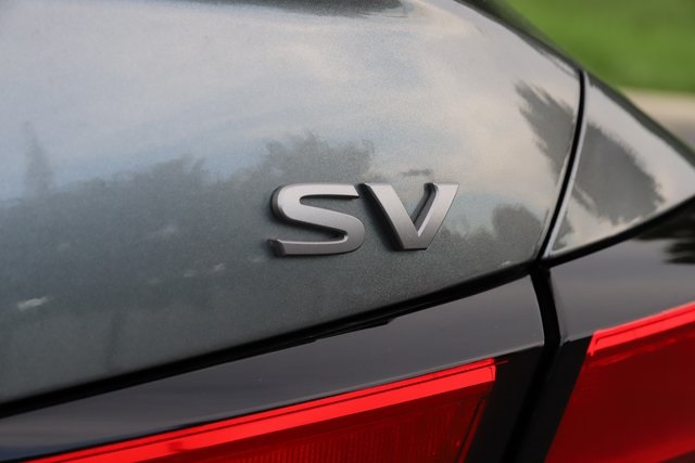 Vehicle image 17 of 18