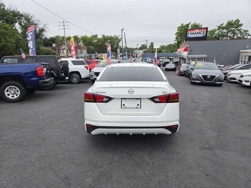2023 Nissan Altima 2.5 SV Image 5 of 13