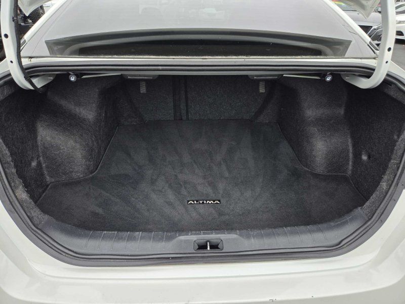 2023 Nissan Altima 2.5 SV Image 7 of 13