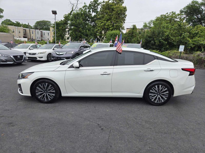 2023 Nissan Altima 2.5 SV Image 6 of 13