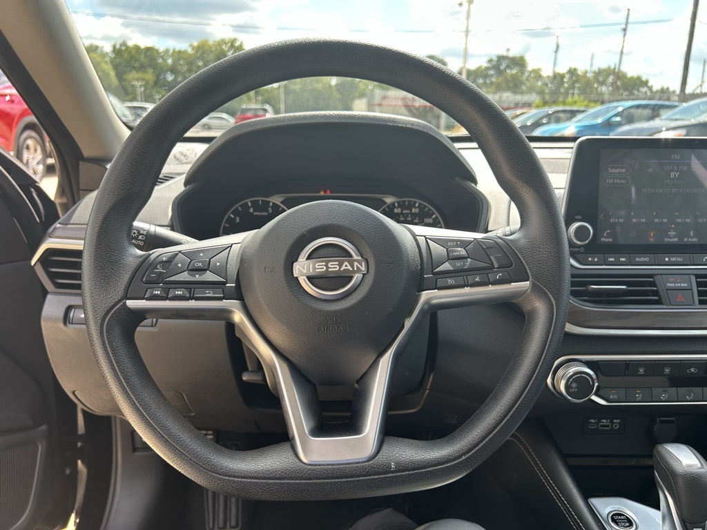 2023 Nissan Altima 2.5 SV Image 13 of 20