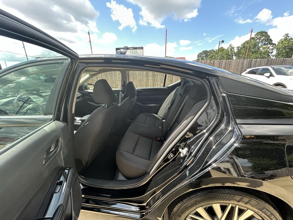 2023 Nissan Altima 2.5 SV Image 1 of 20