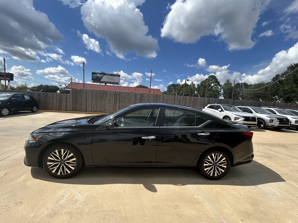 2023 Nissan Altima 2.5 SV Image 7 of 20