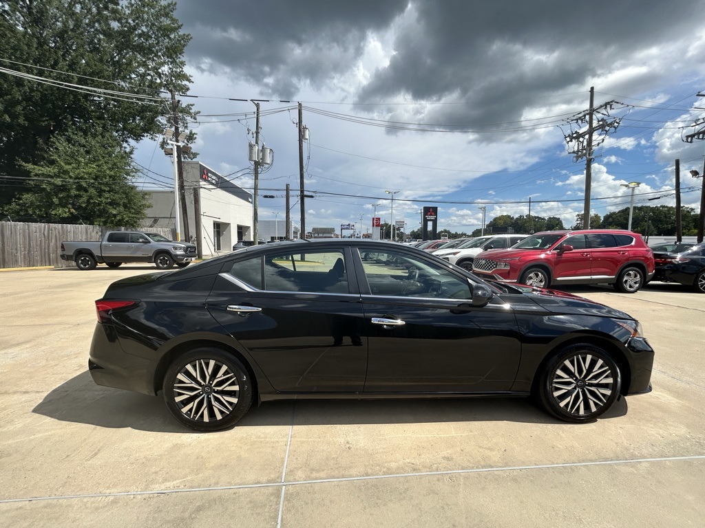 2023 Nissan Altima 2.5 SV Image 4 of 20