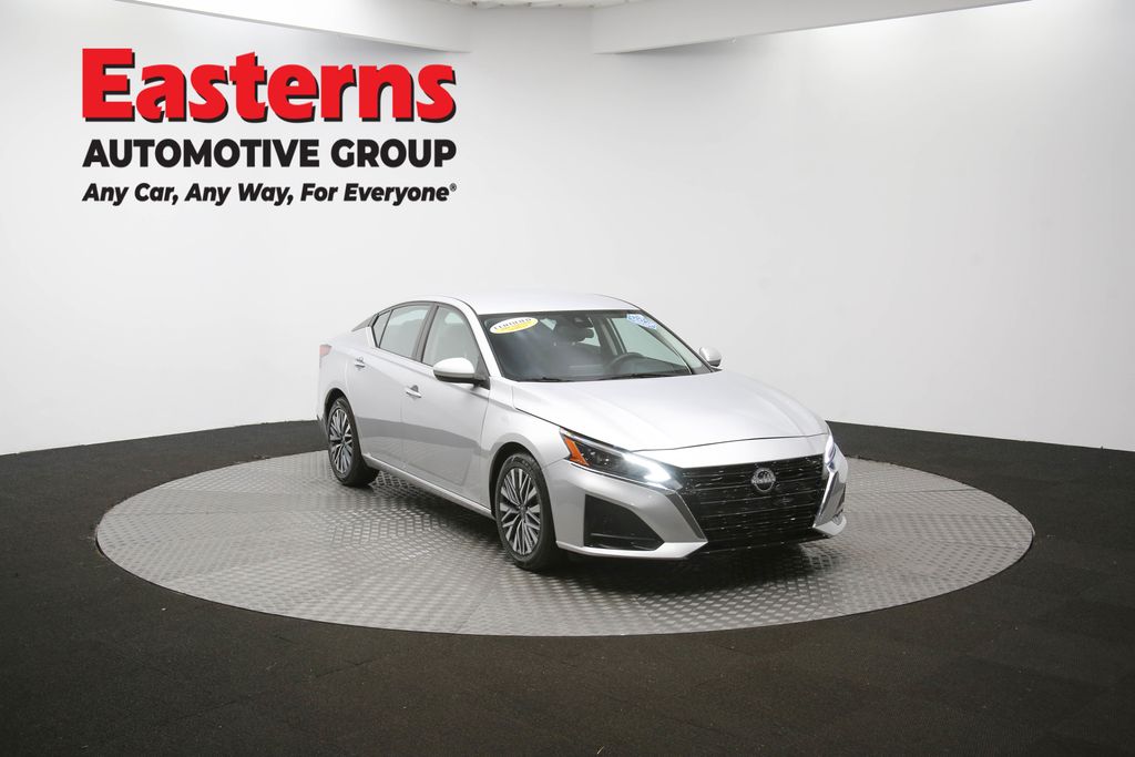 2023 Nissan Altima 2.5 SV Image 13 of 64