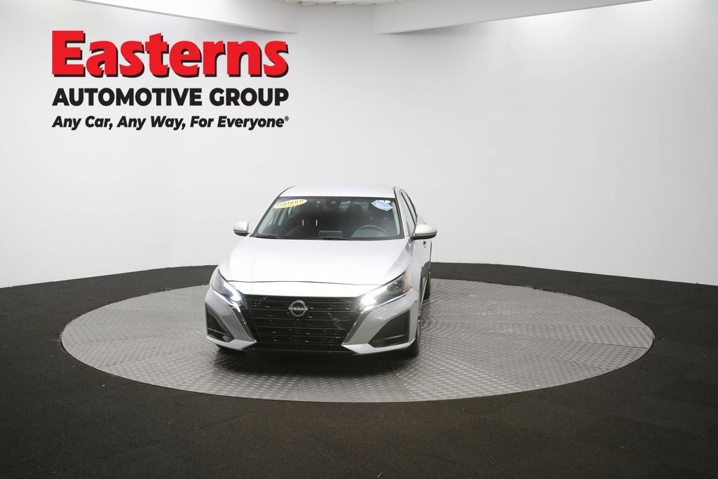 2023 Nissan Altima 2.5 SV Image 9 of 64