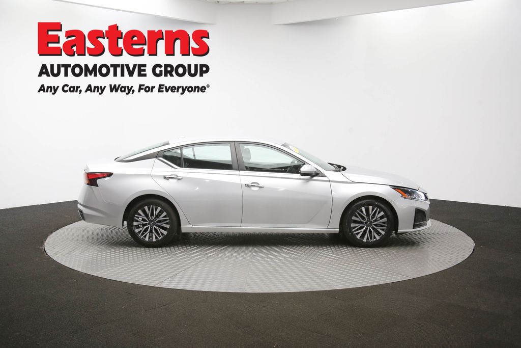 2023 Nissan Altima 2.5 SV Image 18 of 64