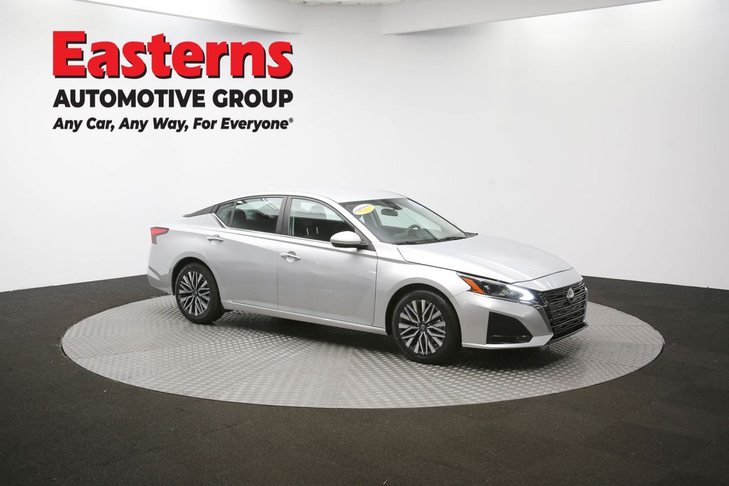 2023 Nissan Altima 2.5 SV Image 15 of 64