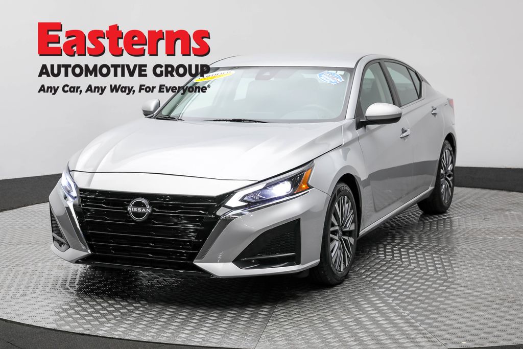 2023 Nissan Altima 2.5 SV Image 5 of 64