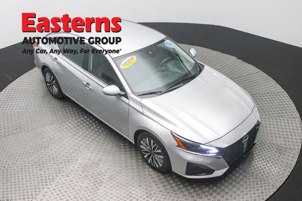 2023 Nissan Altima 2.5 SV Image 16 of 64