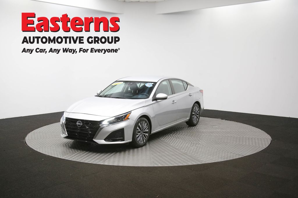2023 Nissan Altima 2.5 SV Image 1 of 64