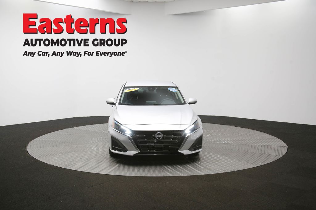 2023 Nissan Altima 2.5 SV Image 7 of 64