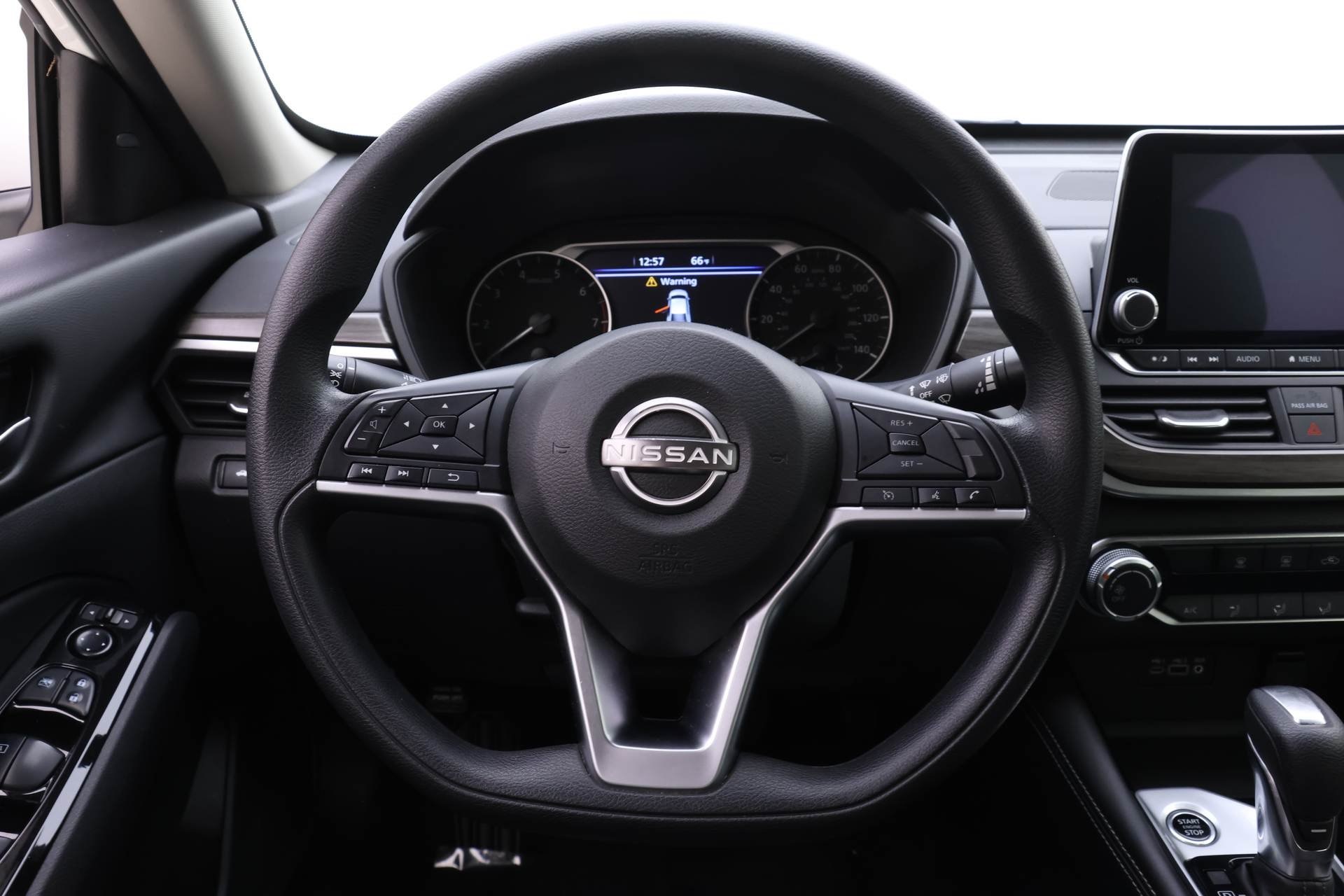 2023 Nissan Altima 2.5 SV Image 10 of 17